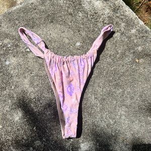 SOLD❌❌❌Acacia L bottoms in Dahlia